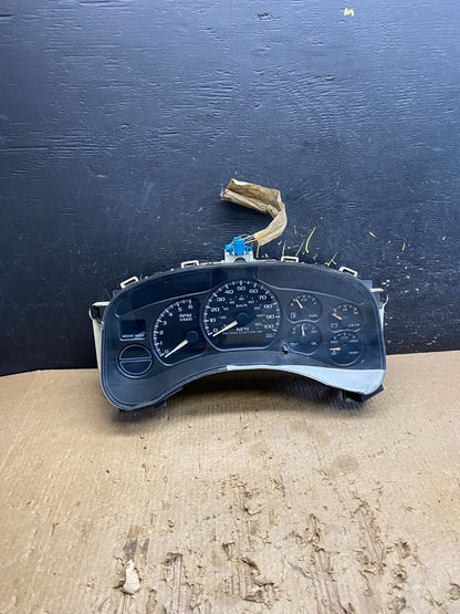2002 GMC Yukon Speedometer Cluster Gauge Oem z9850 DG0