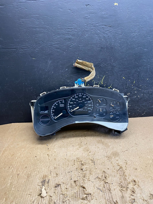 2002 GMC Yukon Speedometer Cluster Gauge Oem z9850 DG0