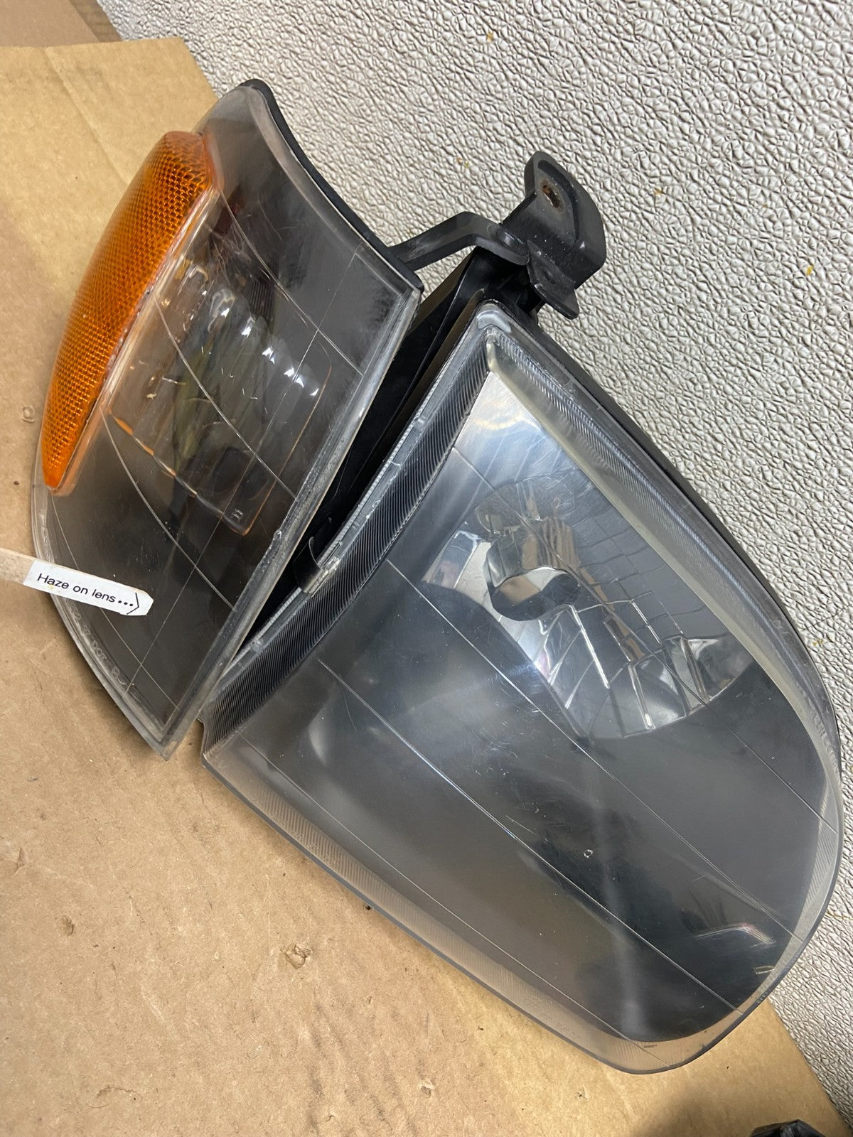 2000 - 2004 Toyota Tundra Left+Right Side Halogen Headlights AB5090 DW5