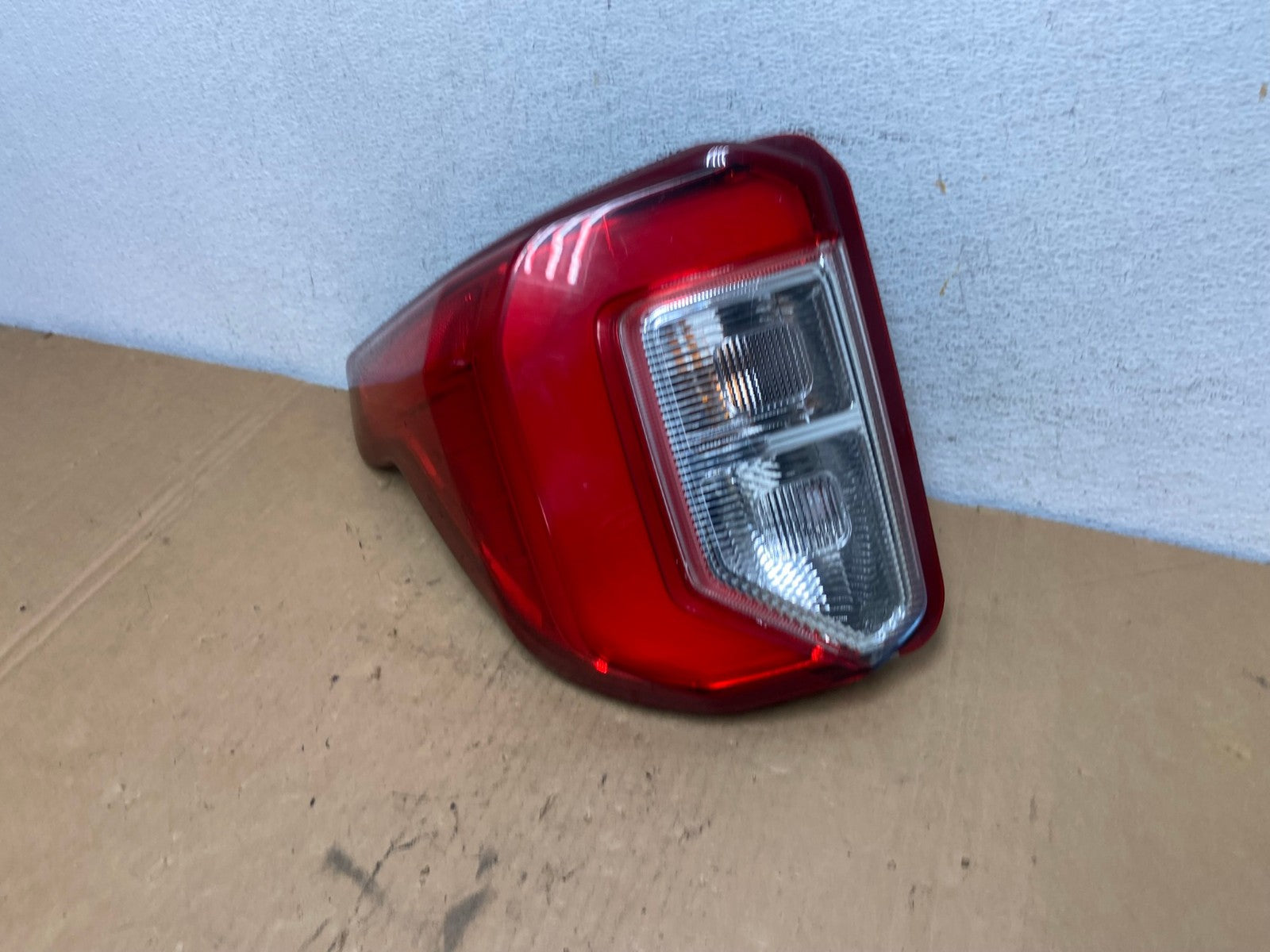 2020 2021 2022 2023 Ford Explorer Left Driver Lh Side Tail light AD2772 LK1