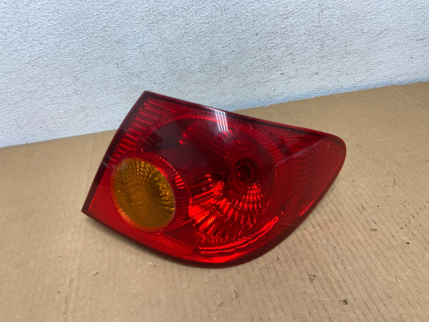 2003 to 2005 Toyota Corolla Right Passenger RH Side Tail Light AD0845 LK0