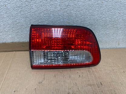 2001 2002 2003 Toyota Sienna Left Driver Lh Side Inner Tail Light U8188 DW0