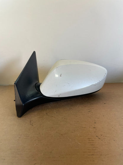 2012 to 2014 Hyundai Elantra Left Driver View Door Mirror AG0672 DW0