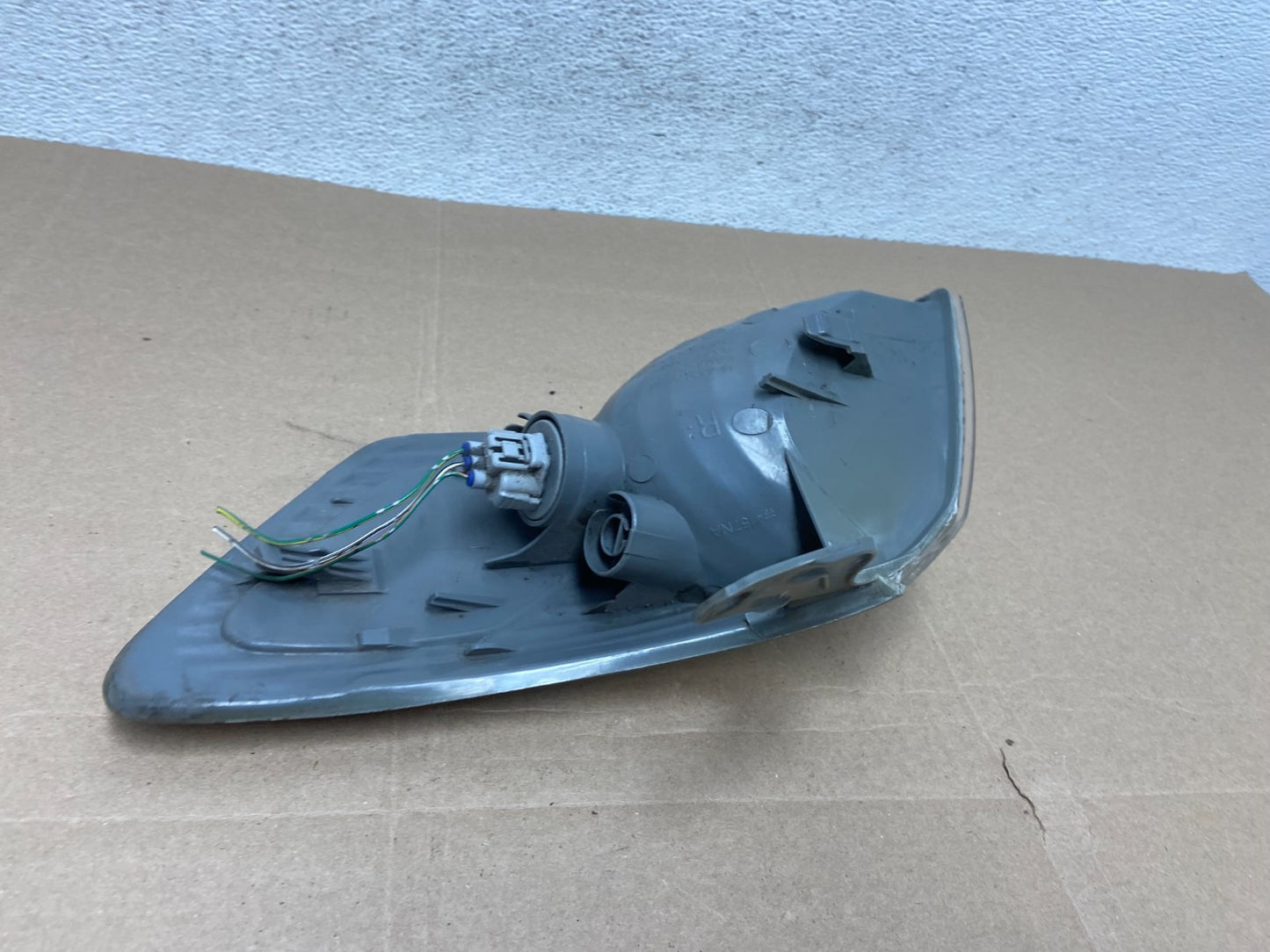 2000 - 2001 Toyota Camry Front Right Passenger RH Turn Signal AE4844 DW3
