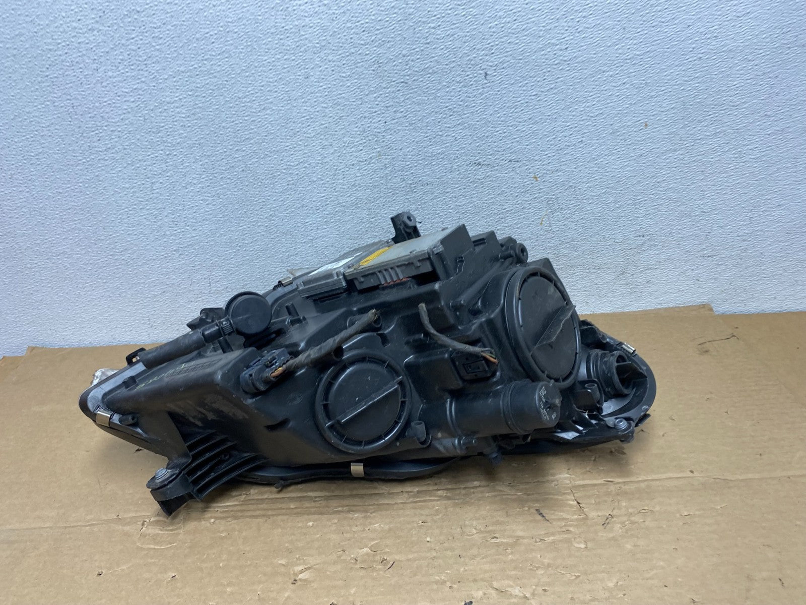 2006 - 2011 Mercedes W219 CLS500 Left Driver LH Xenon Headlight AD4085 DW6