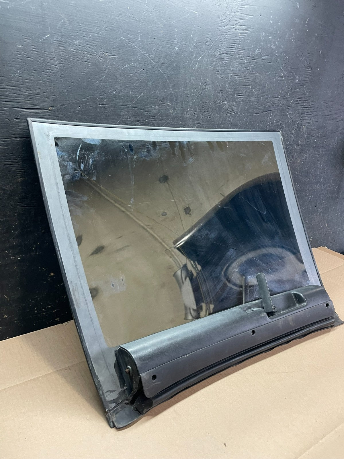 1984 to 1992 Pontiac Firebird Right Passenger Side Sunroof Top Glass Z82769