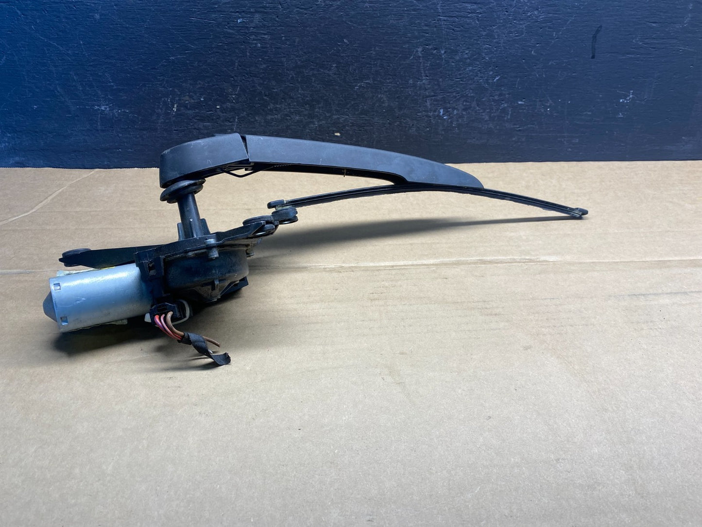 2011 to 2017 BMW X3 Rear Windshield Wiper Motor AD3523 DG1
