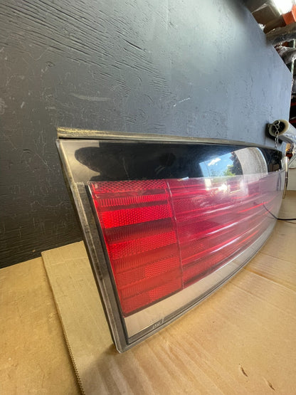 2007 to 2010 Lincoln MKX Center Tail Light Lamp Panel Trim ac9676 DG2