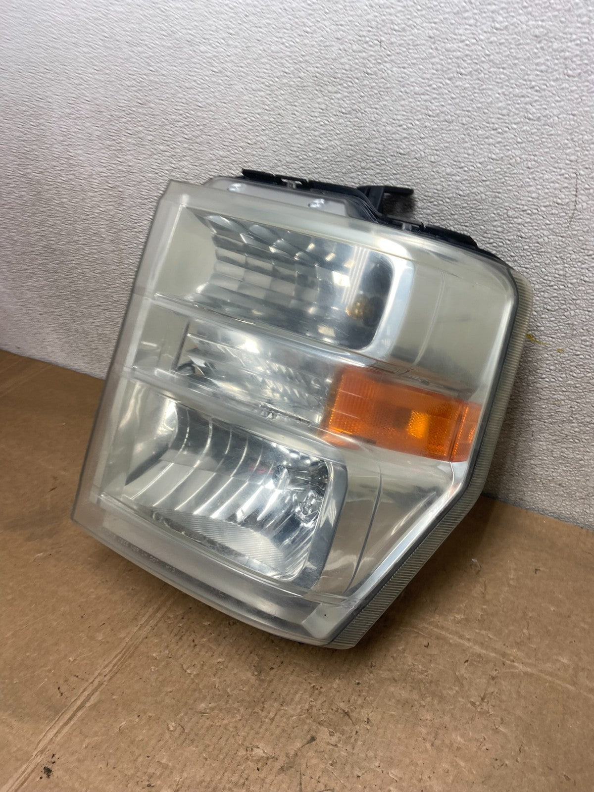 2008-2014 Ford Econoline E150 E250 E350 Left Driver LH Headlight OEM Y5735 DW1