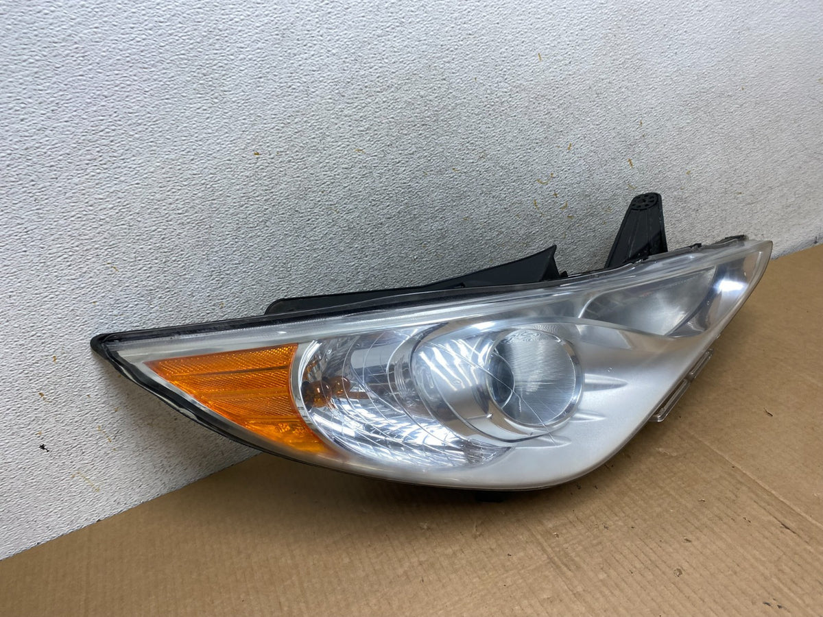2011 - 2014 Hyundai Sonata Right Passenger Rh Side Headlight Halogen AI5721 DW2
