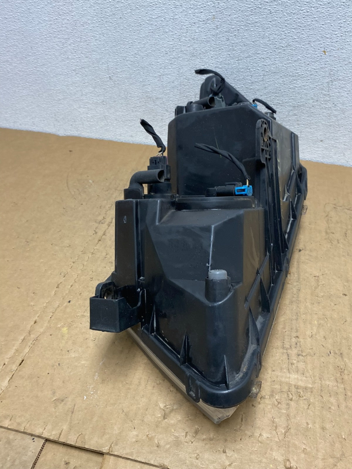 2009 to 2017 Dodge Journey Headlight Right Passenger Rh Halogen AD0465 DW6
