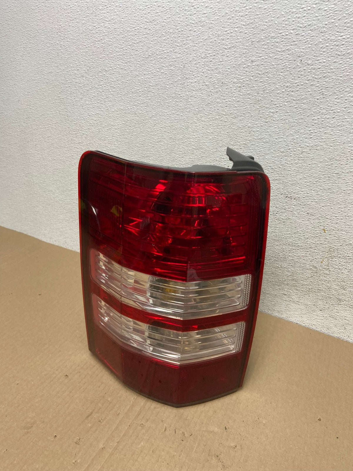 2008 to 2012 Jeep Liberty Left Driver Side Lh Tail Light AE9454 LK0