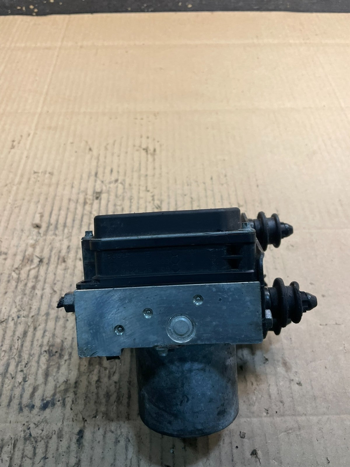2014 to 2016 Audi A4 ABS Anti-Lock Brake Pump 8K0907379CP OEM x8603 DG3