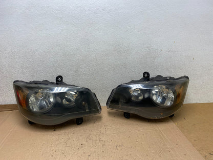 2008 to 2016 Chrysler Town and Country Left+Right Side Headlights U8784 DW0