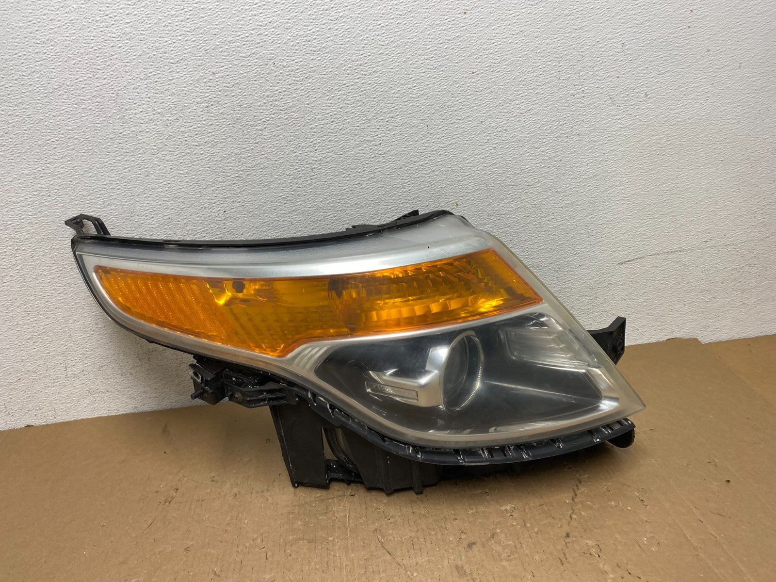 2011 to 2015 Ford Explorer Right Passenger Halogen Headlight AD8087 DW0