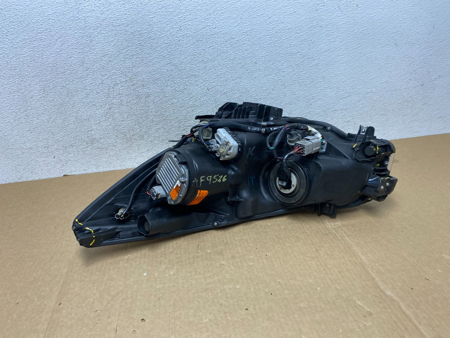 2015 to 2017 Subaru Legacy Outback Right Passenger Xenon HID Headlight AF9526 DW10
