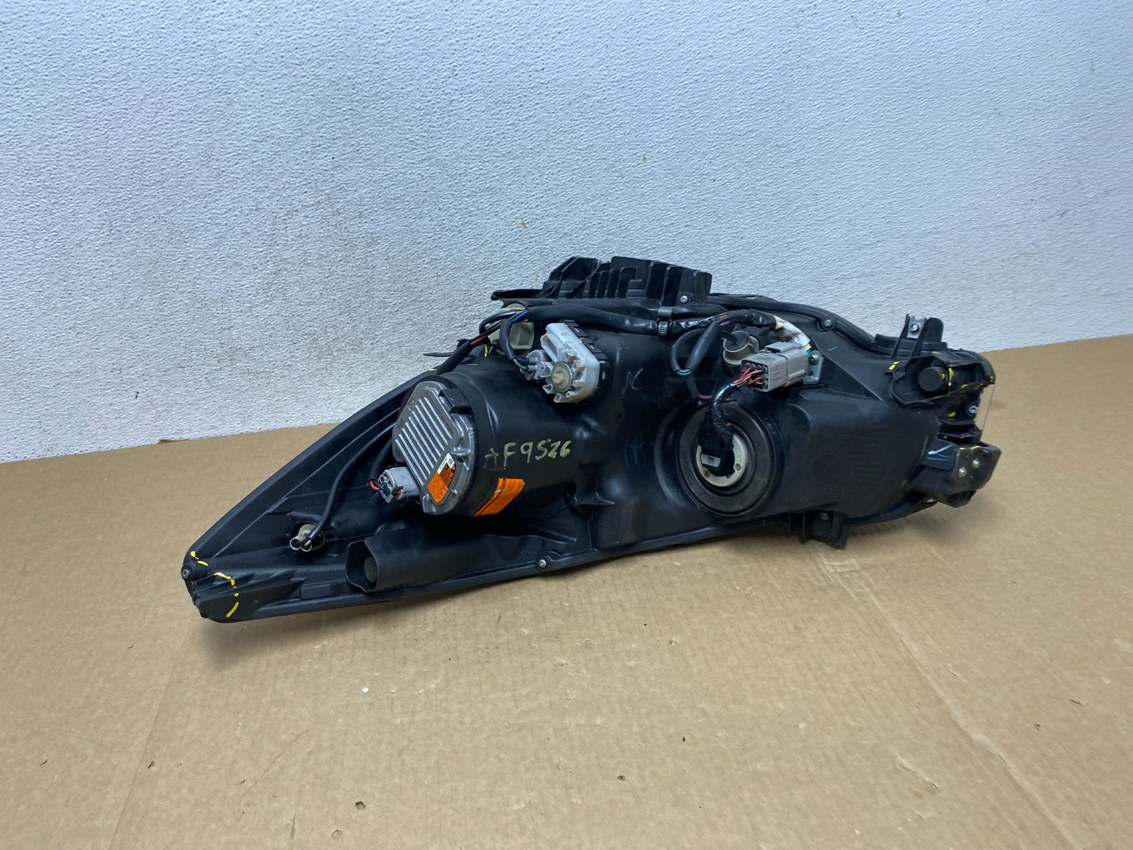 2015 to 2017 Subaru Legacy Outback Right Passenger Xenon HID Headlight AF9526 DW10