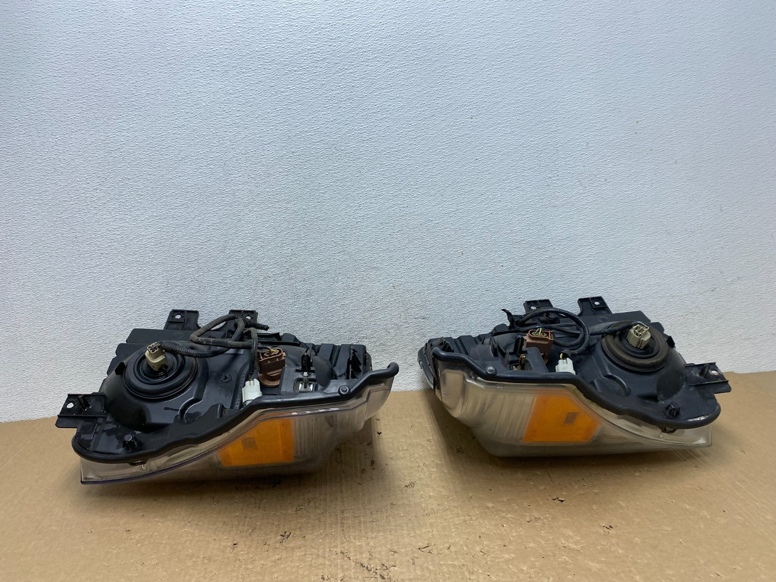 2011 to 2016 Ford F250 Super Duty Left+Right Side Headlights AF8194 DW7