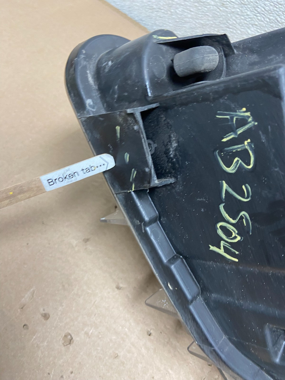 2014 to 2017 Mercedes Sprinter Headlight Right Passenger Halogen Oem AB2504 DG10