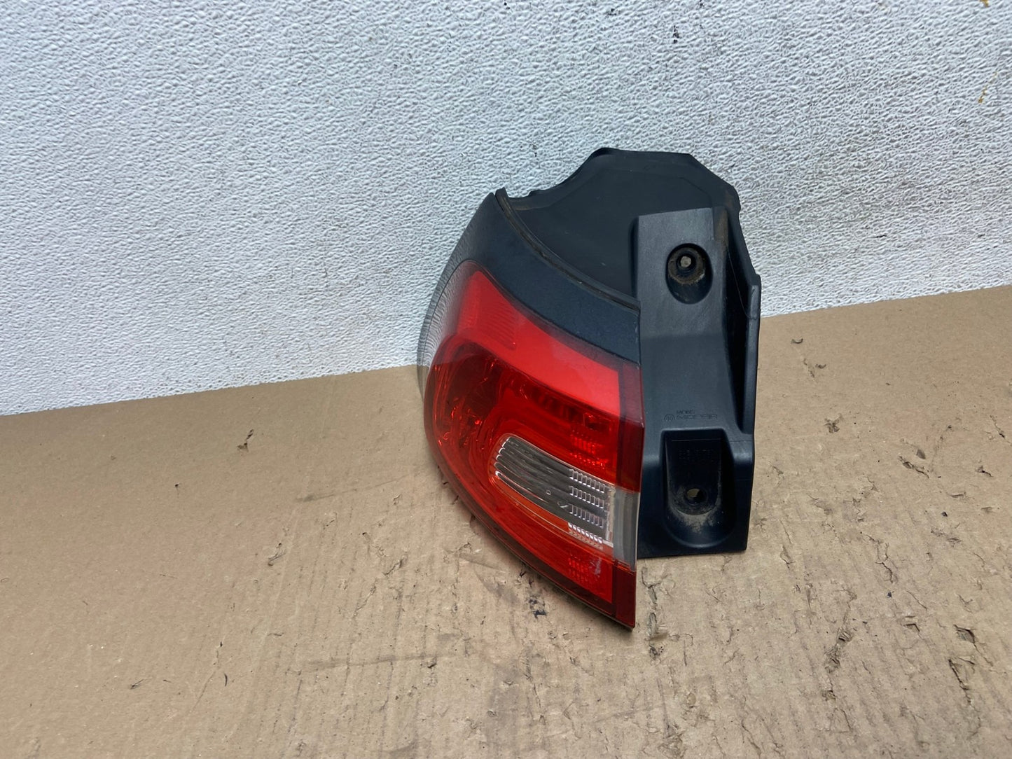 2014 to 2018 Jeep Cherokee Left Driver LH Side Tail Light AE8885 LK1