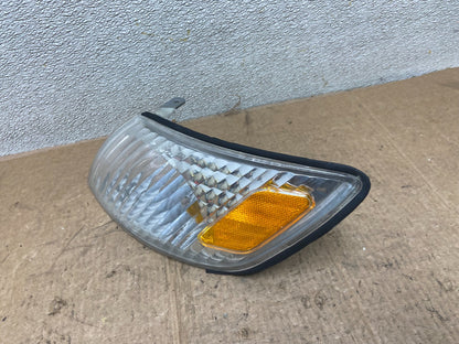 2000 to 2001 Lexus ES300 Left Driver LH Side Turn Signal OEM AA3423 DG1