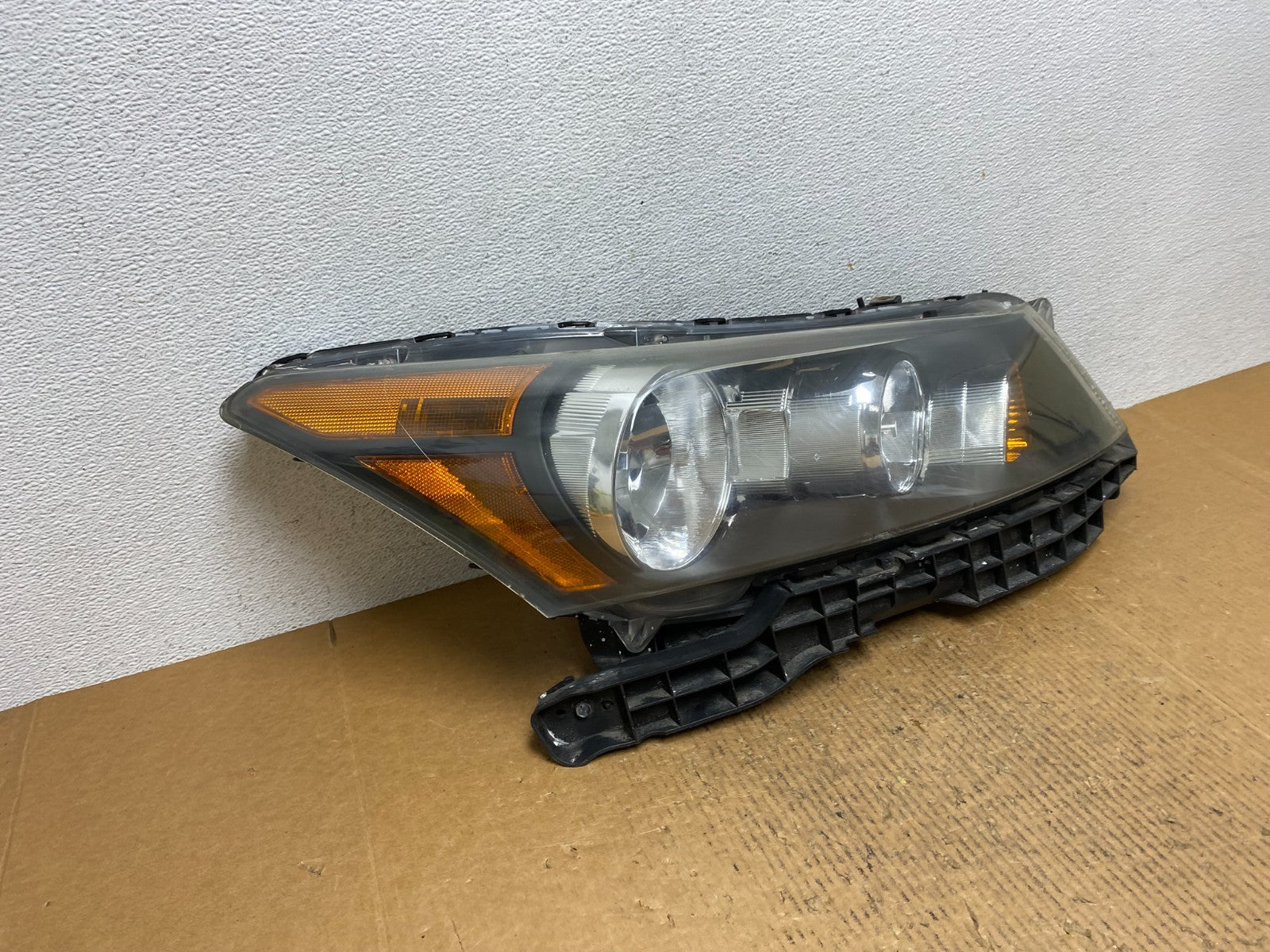 2008 to 2012 Honda Accord Sedan Right Passenger RH Headlight AE1404 DW2