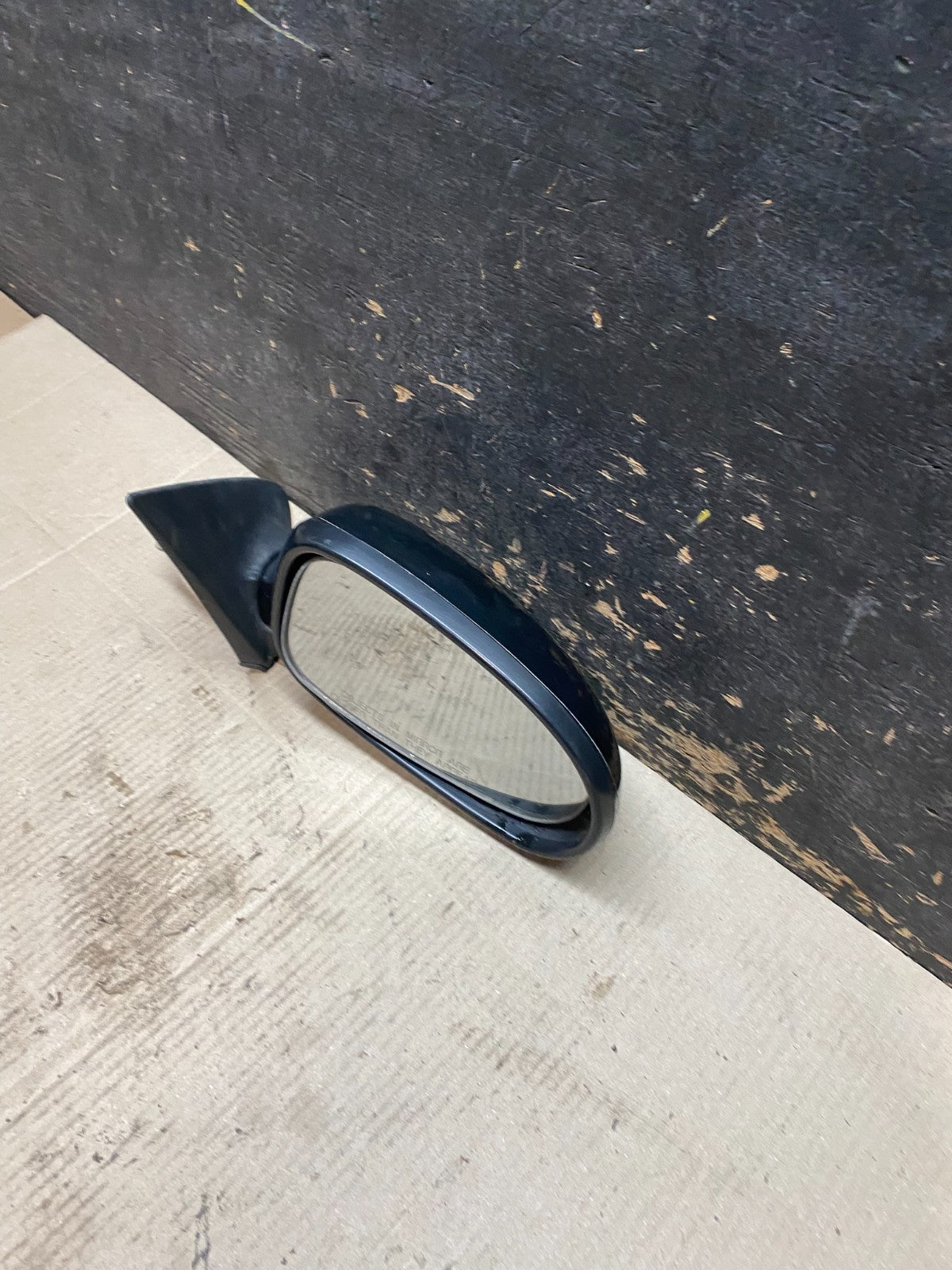 2000-2004 Infiniti i30 i35 Front Right Passenger View Door Mirror OEM X2806 MS10