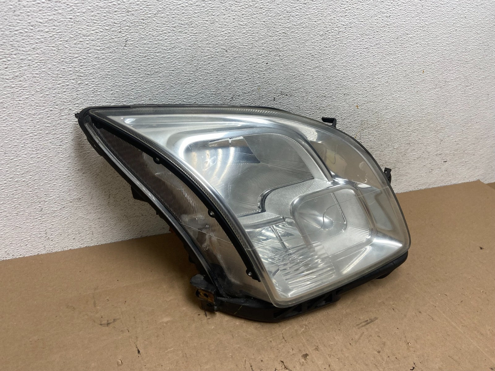 2006 to 2009 Ford Fusion Headlight Right Passenger Rh Side AE6023 DW2