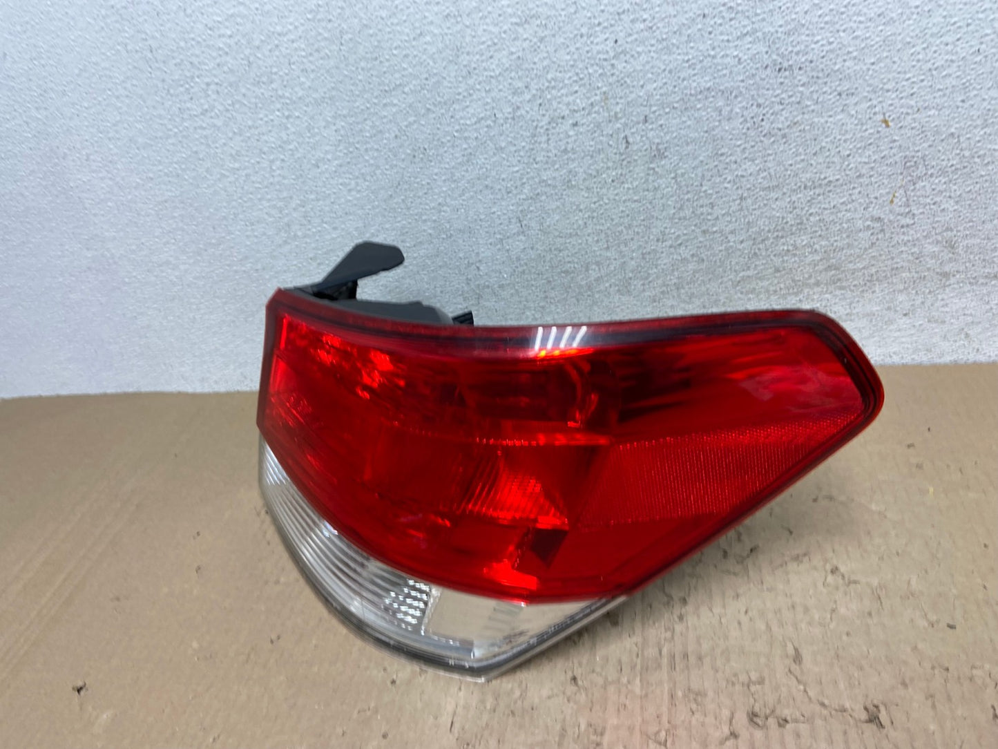 2010 to 2014 Subaru Legacy Right Passenger Rh Side Tail Light AE9814 LK1