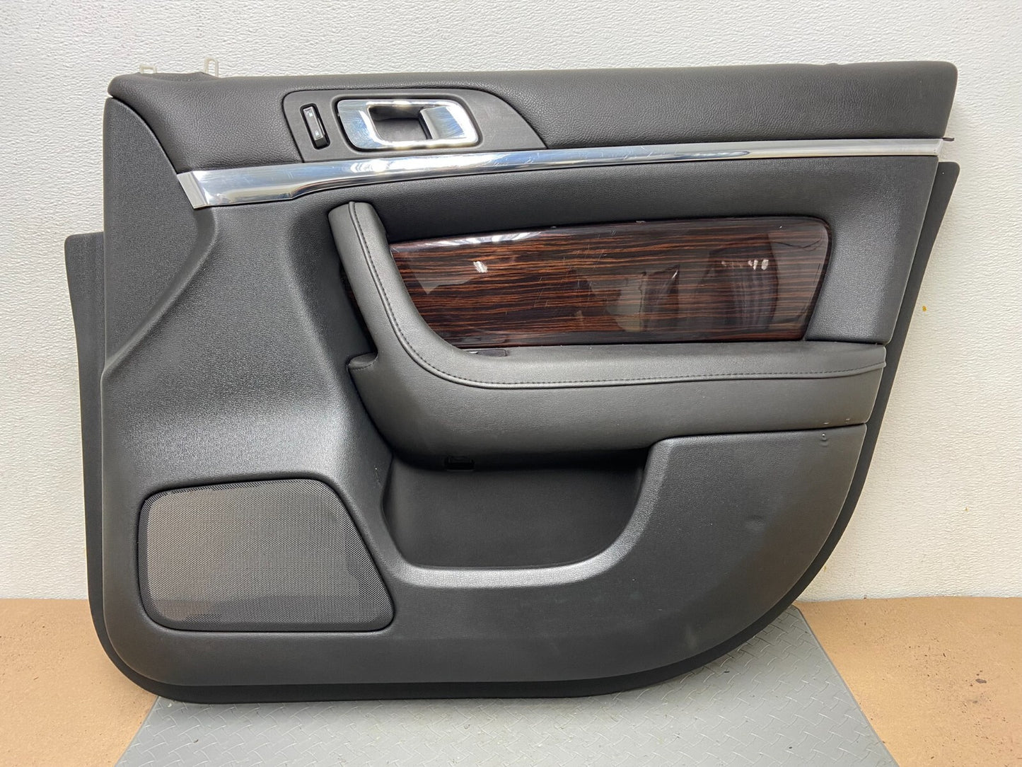2010 to 2012 Lincoln MKS Right Front Door Interior Trim Panel C0979 OEM DG0