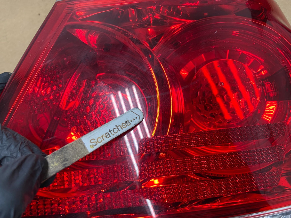 2005 to 2006 Toyota Camry Tail Light Right Passenger Side AH3109 DW3
