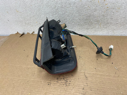 2002 2003 2004 Nissan Xterra Right Passenger RH Side Tail Light AH4130 DW5