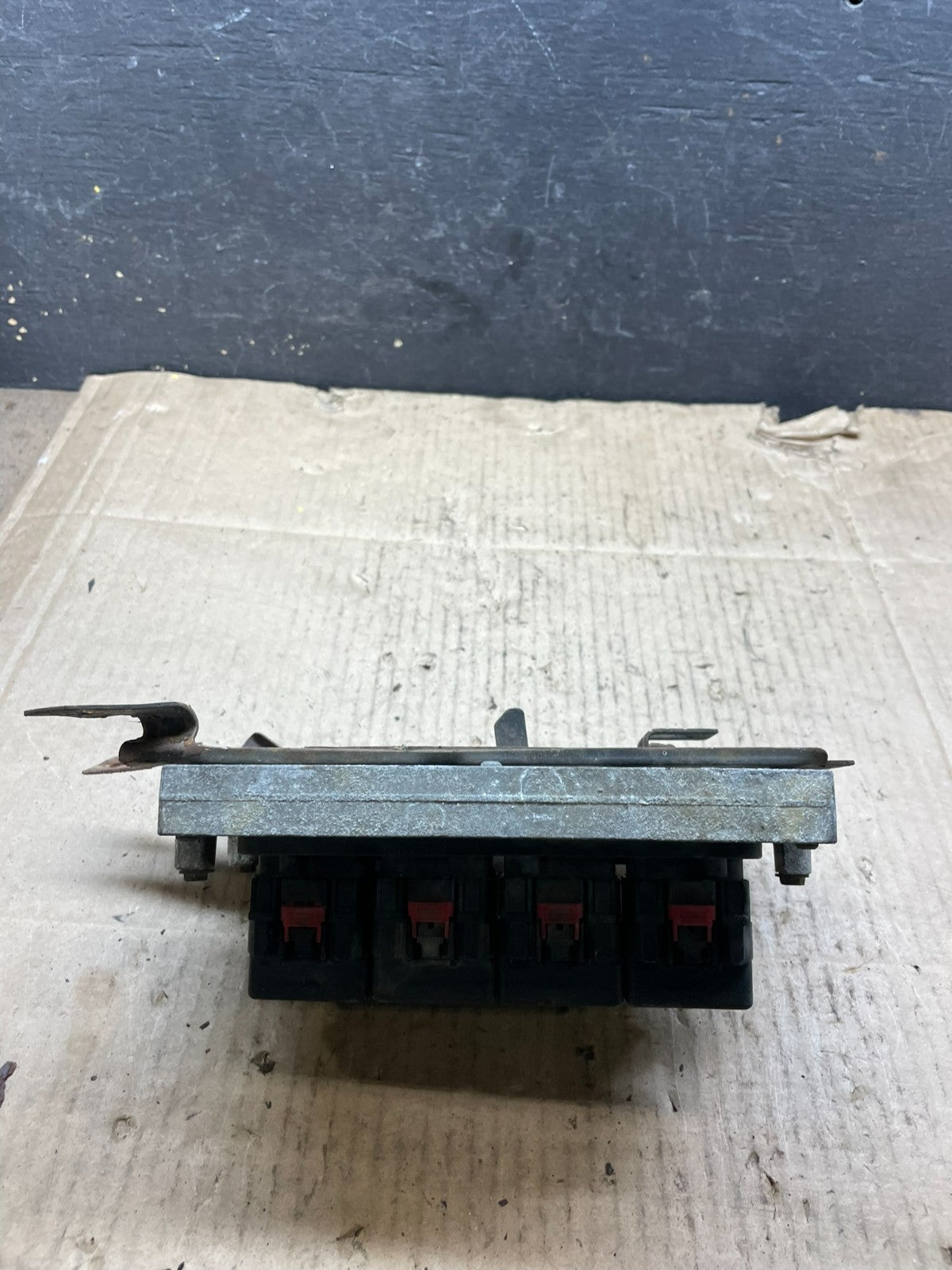 2005 Dodge Durango 5.7 Engine Contol Module Computer ECM ECU OEM  R1975 DG1