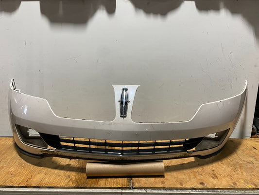 2010 to 2012 Lincoln MKT Front Bumper Cover R17530