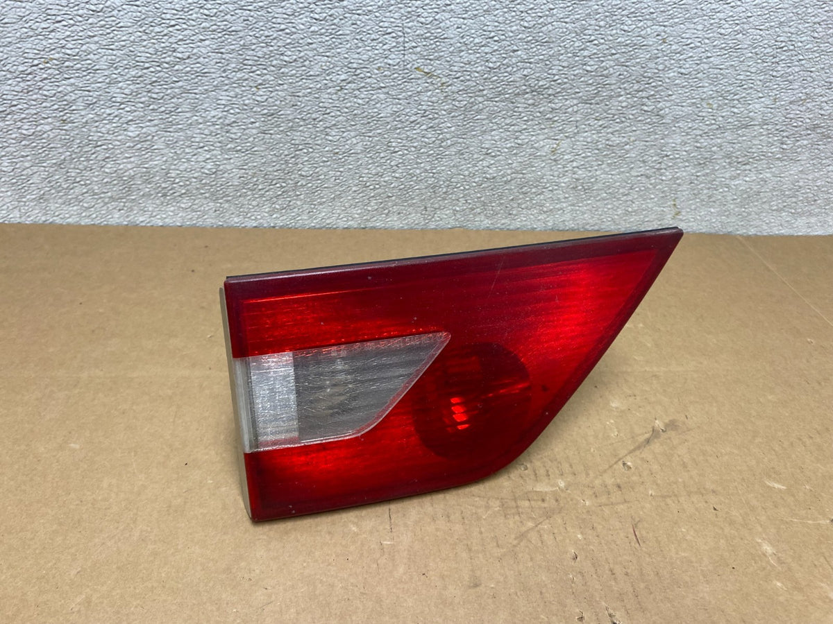 2004 2005 2006 Bmw X3 Left Driver Lh Inner Tail Light V4811 DW0