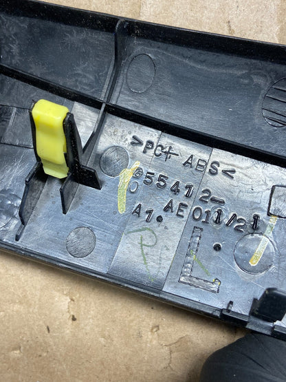 2004 to 2010 Toyota Sienna Left Side Climate Switches Bezel Trim OEM AB8863 DG5