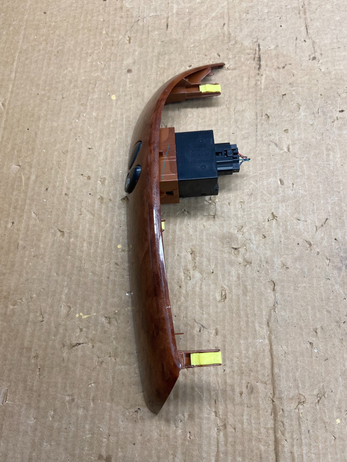 2004 to 2010 Toyota Sienna Switch Key Light Indicator Bezel Trim OEM Z4163 DG1