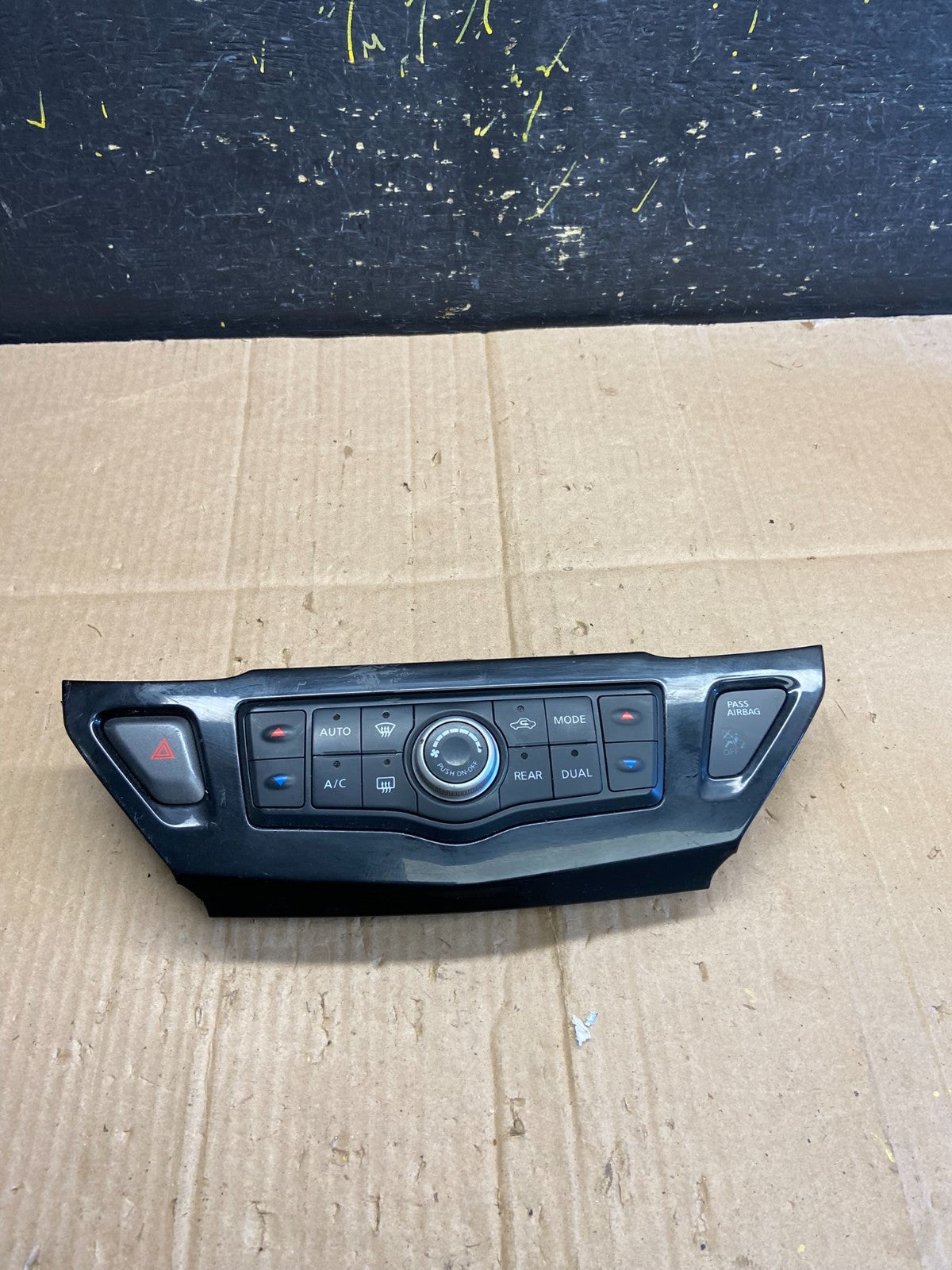 2013 to 2018 Nissan Pathfinder Radio Audio Climate Control OEM aa7909 DG0