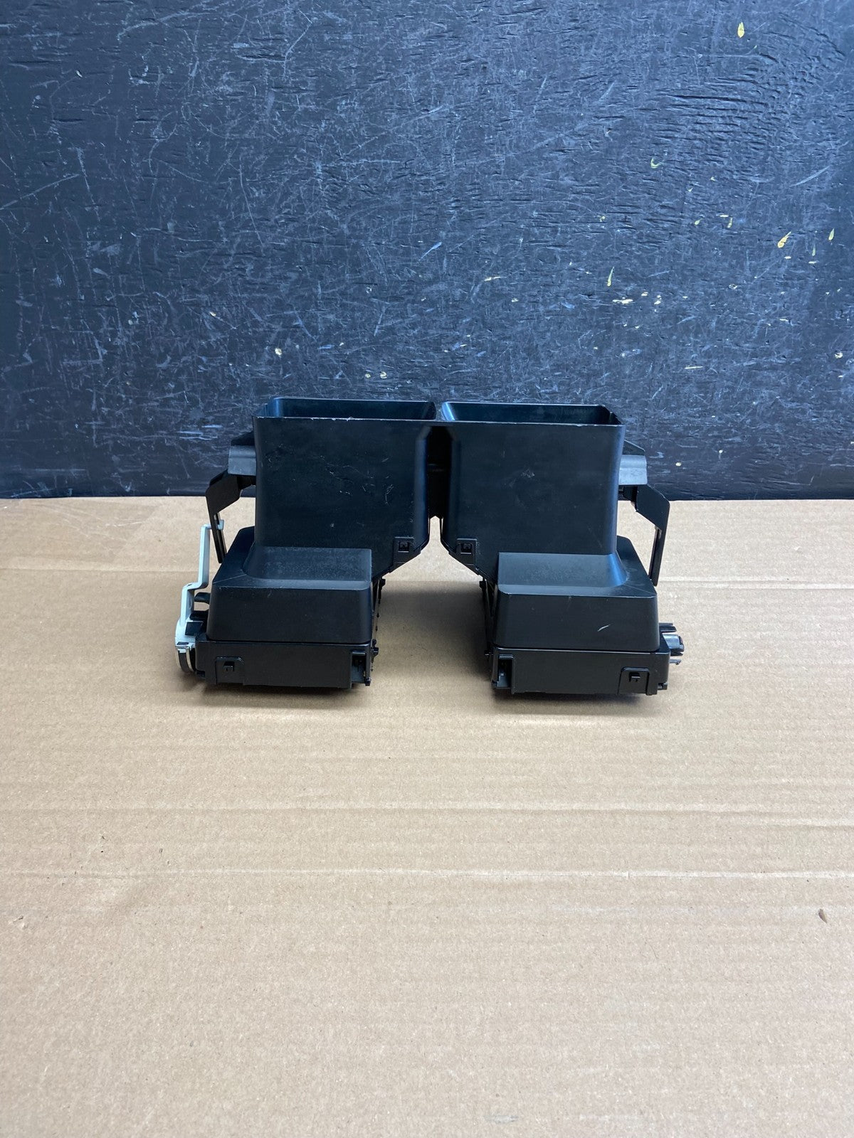 2008 to 2017 Buick Enclave Dash Center Air Vent AG0456 DG3