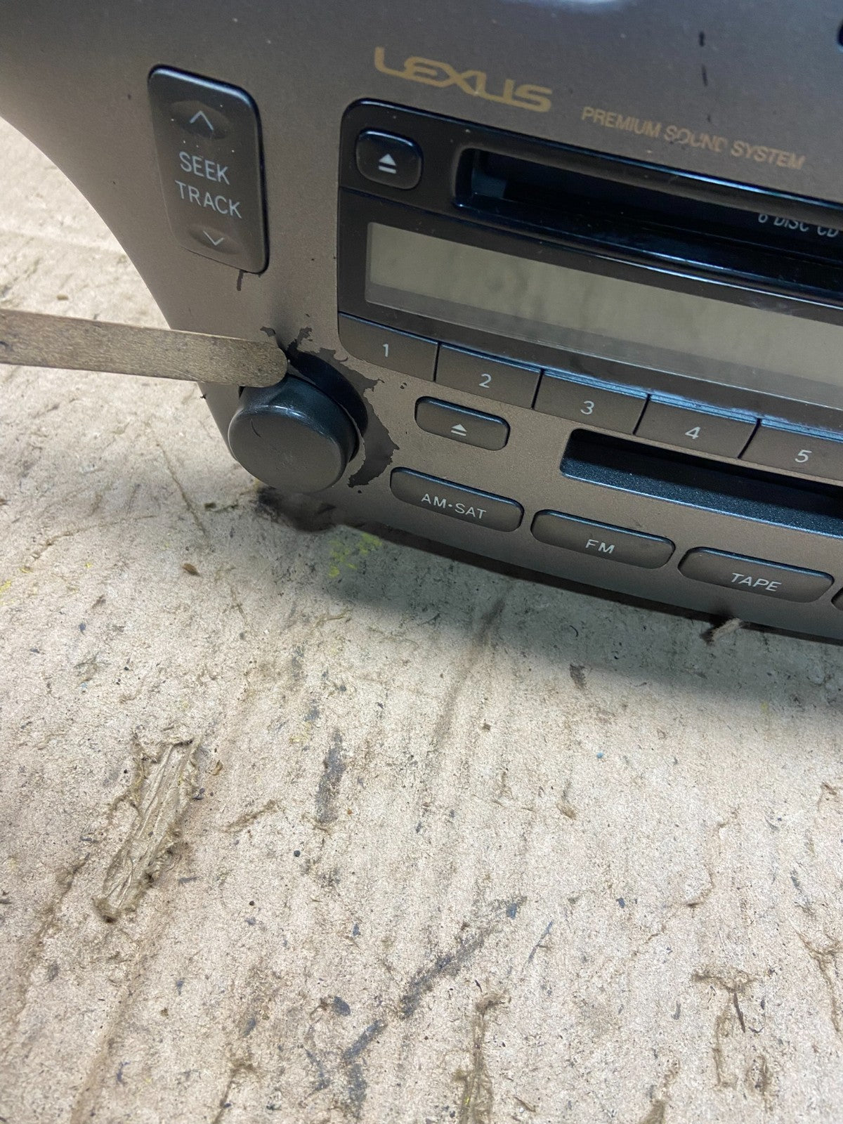 2002-2006 Lexus ES330 Es300 Radio Receiver Tape CD Air Vent Bezel Q2029 DG1