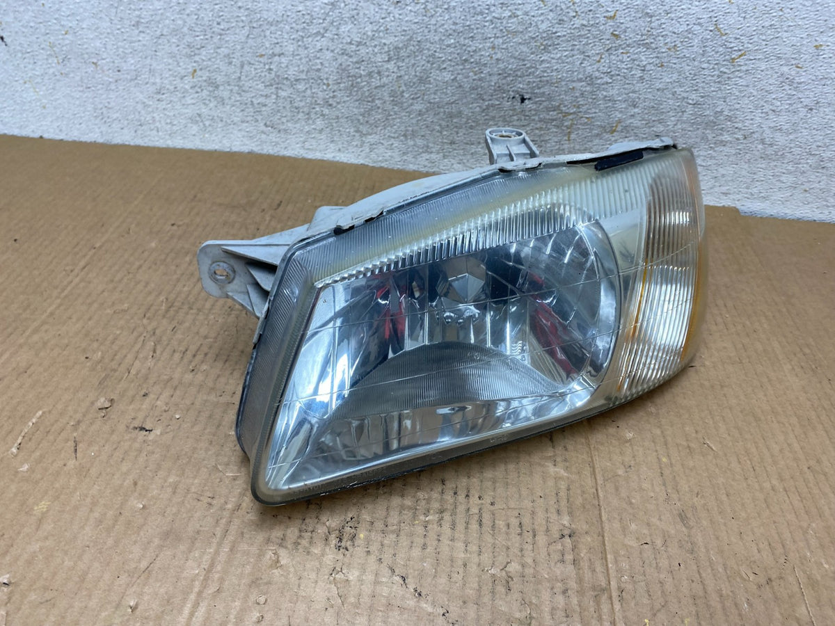 2000-2002 Hyundai Accent Left Driver LH Halogen Headlight AI6630 DW2
