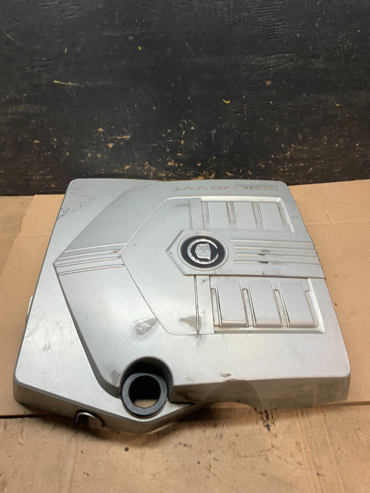 2004 to 2007  Cadillac CTS 3.6L Plastic Engine Cover Shield W2453 DG2
