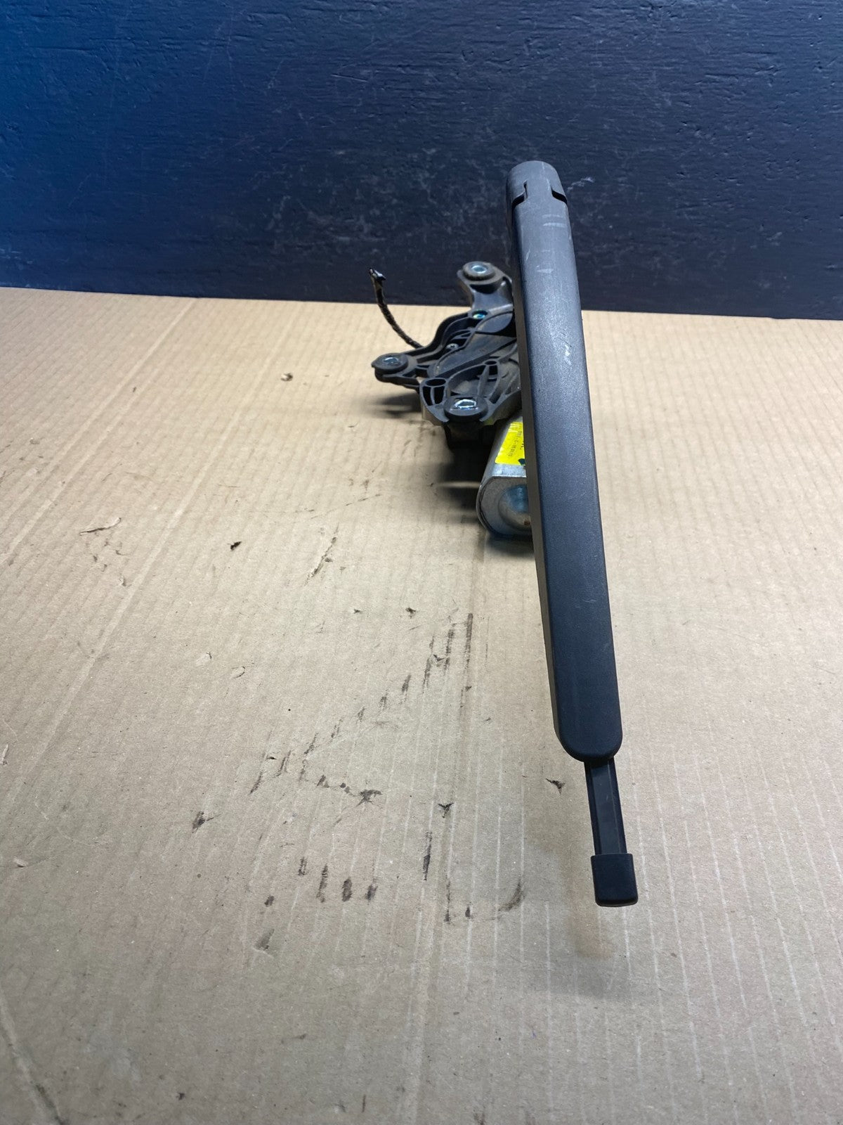 2013 to 2019 Ford Escape Rear Windshield Wiper Motor OEM AC0880 DG2