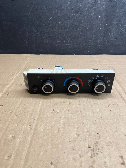 08-21 Chevrolet Express GMC Savana 2500 3500 AC Heater Climate Control AD71770