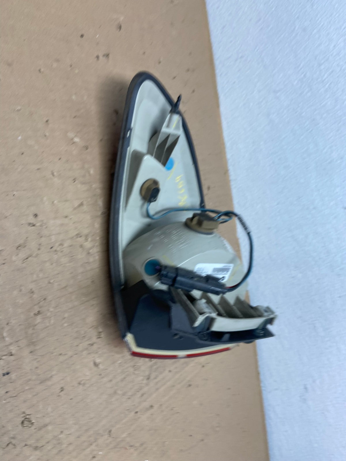 2007 to 2010 Saturn Outlook Left Driver LH Tail Light OEM AB6689 LK5