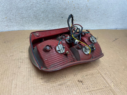 2003 2004 2005 Kia Sedona Right Passenger RH Side Tail Light AI7834 LK5