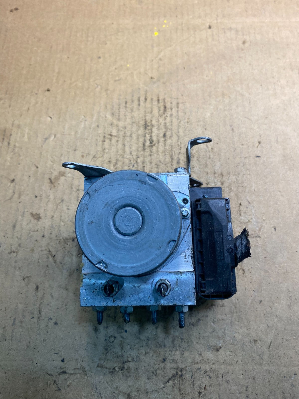 2007 to 2013 BMW 328i  ABS Anti-Lock Brake Pump 3451 6777422-01 OEM Z2407 DG5