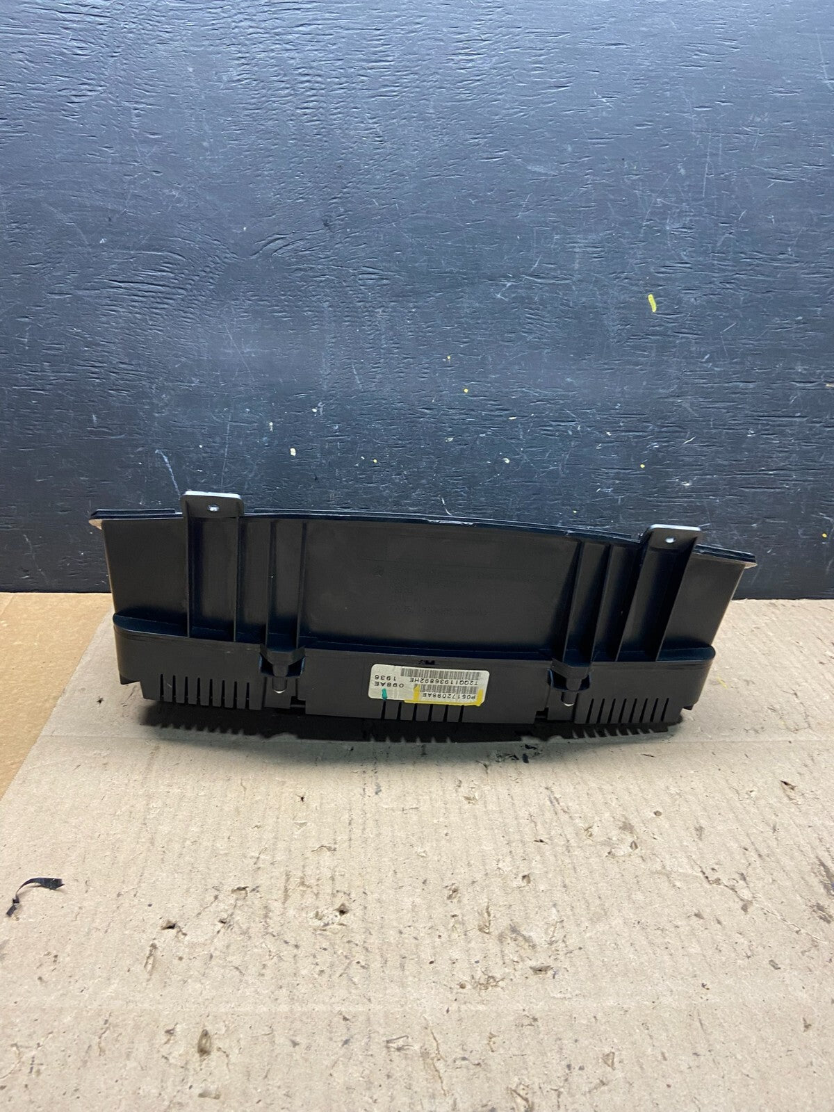 2005 to 2008 Dodge Dakota Speedometer Instrument Cluster Gauges L18113