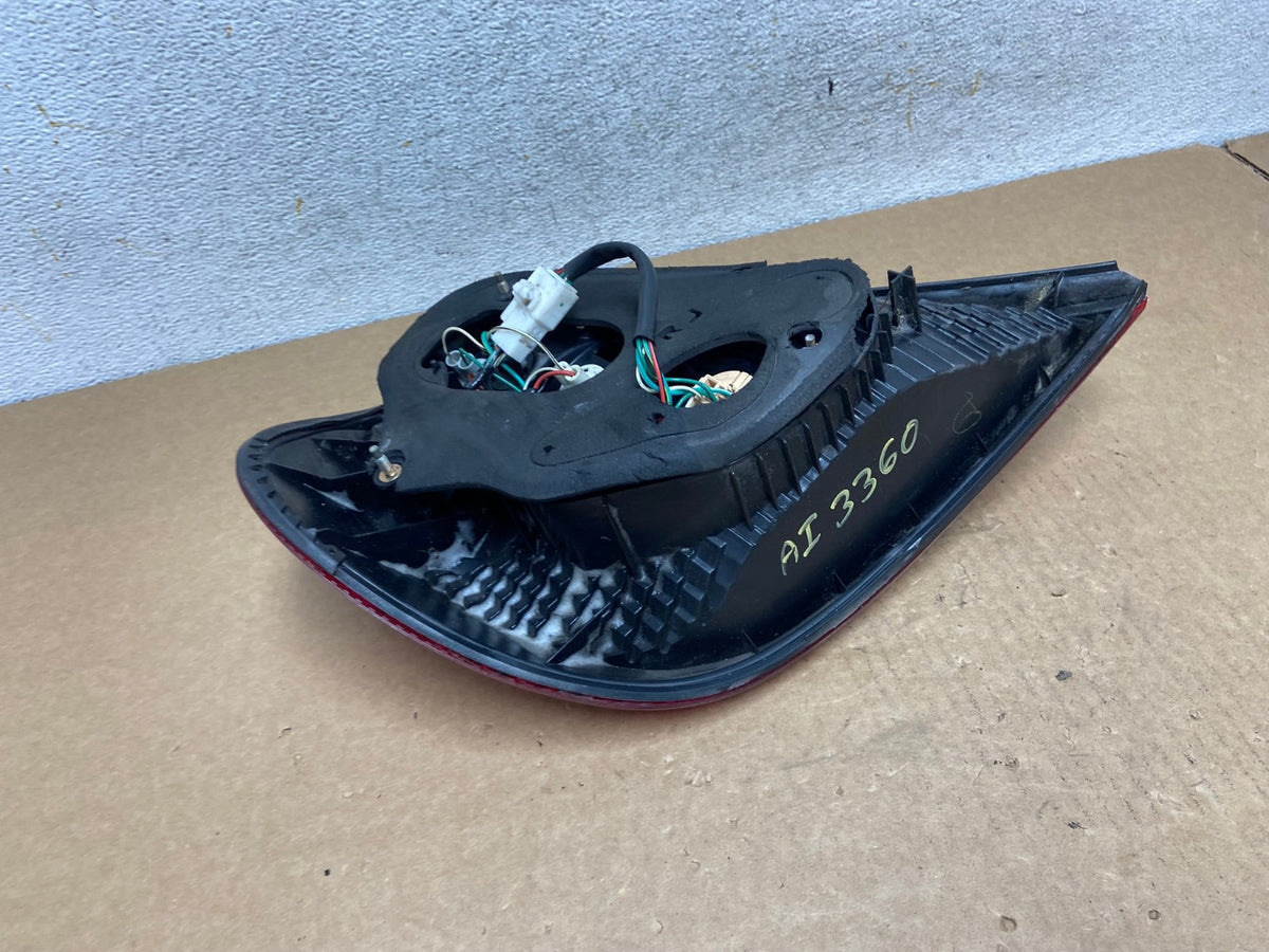 2002 2003 2004 Toyota Camry Tail Light Right Passenger Rh Side AI3360 LK4