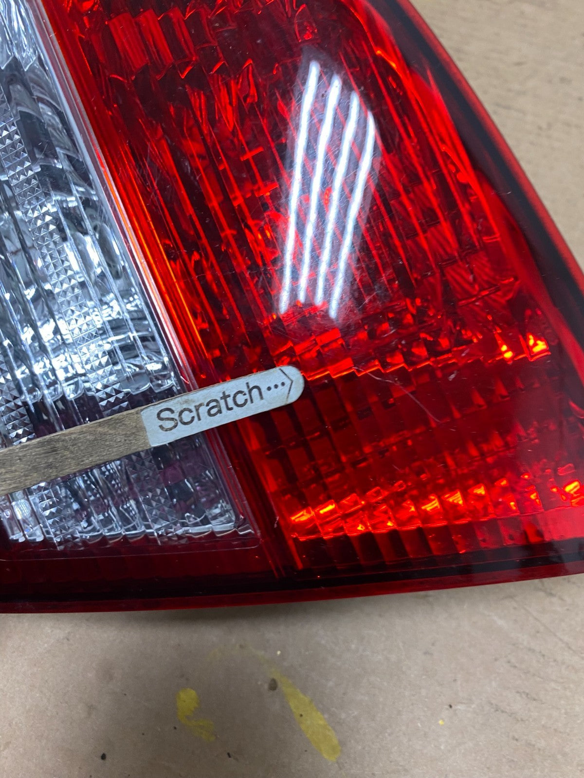 2002-2004 Infiniti i35 Inner Right Passenger Rh Side Tail Light OEM O9790 DW3